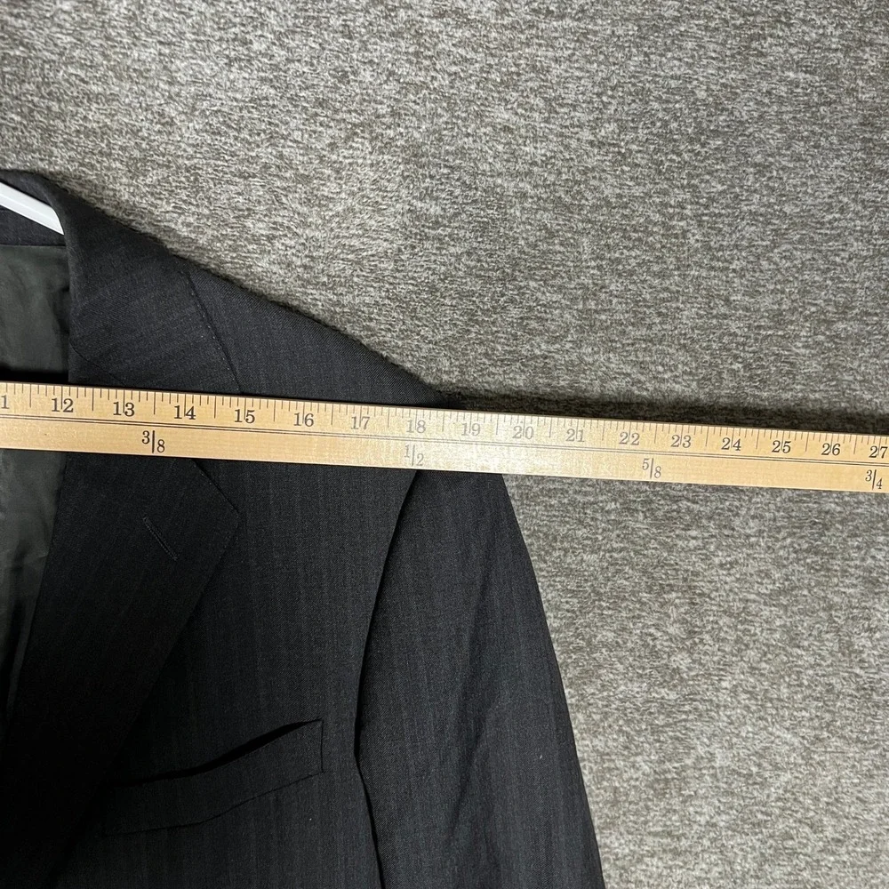 Ermenegildo Zegna Gray Pinstripe Wool Blazer‎ 50R (US 40) Richards Greenwich